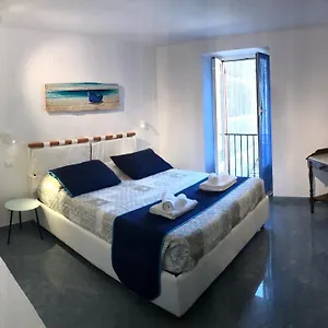 https://hannette-cinqueterre-apt-libeccio.hotelitalianriviera.com